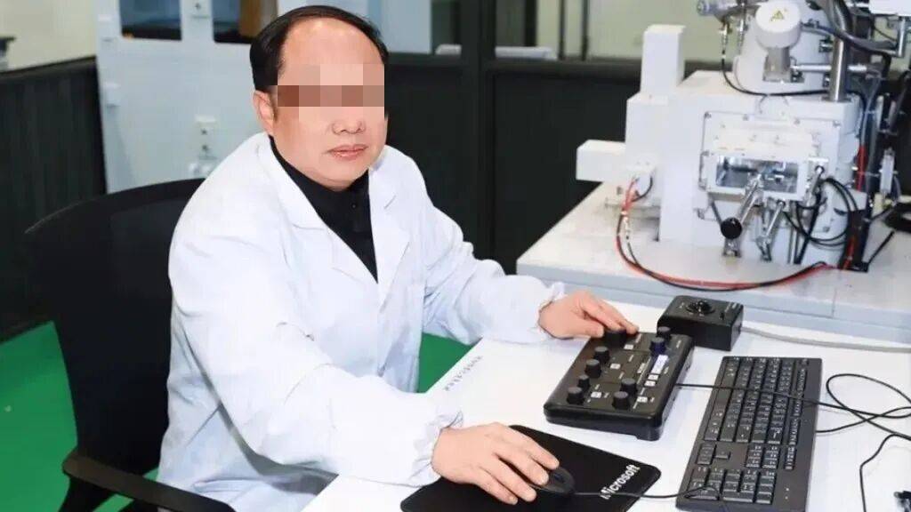 郭伟学术造假被曝光<strong></p>
<p>吉利汽车股票</strong>，新华社追问