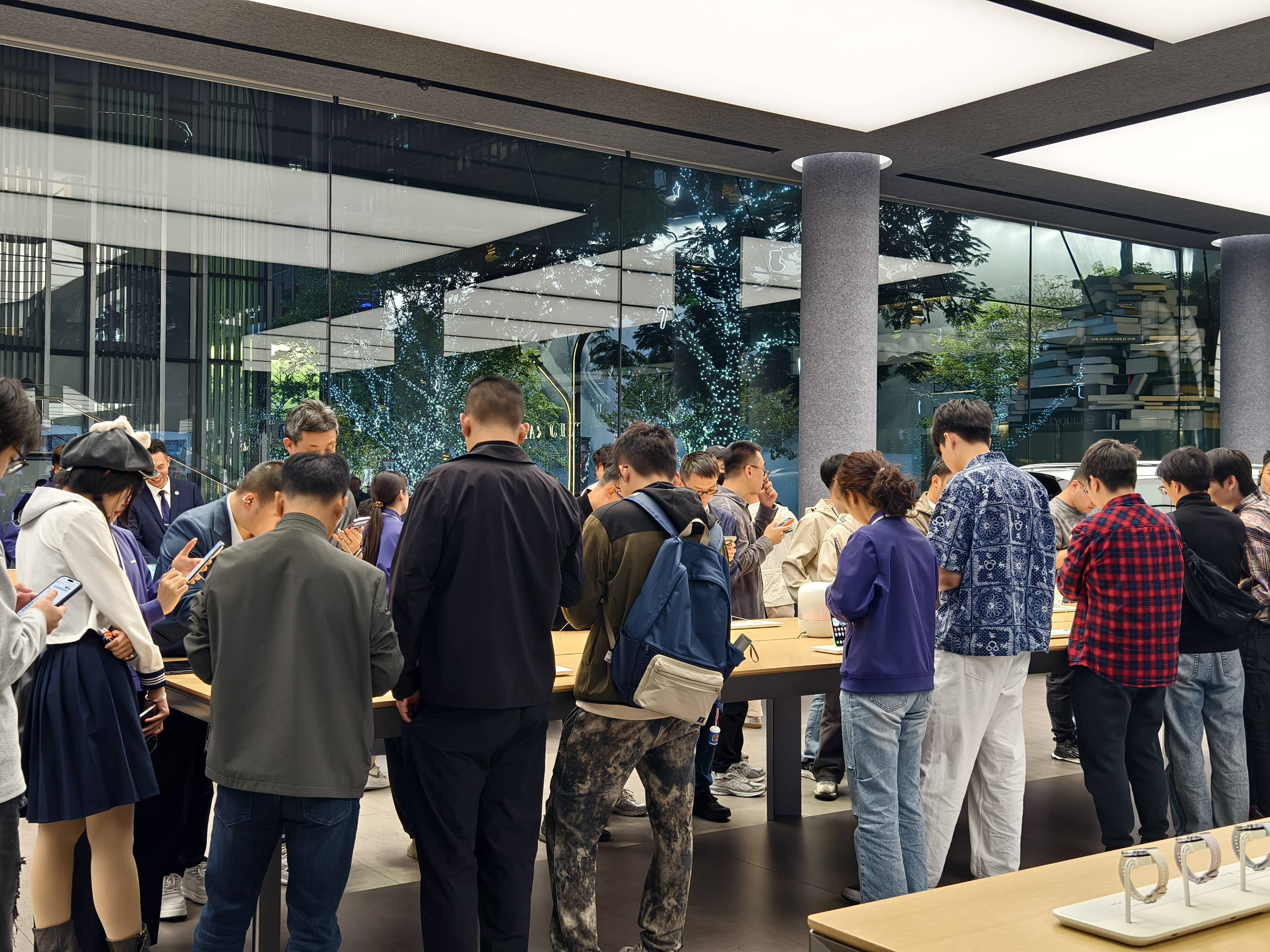 独家｜华为Mate80首批备货30万台左右<strong></p>
<p>长虹股票</strong>，渠道商称“定价很有魄力”