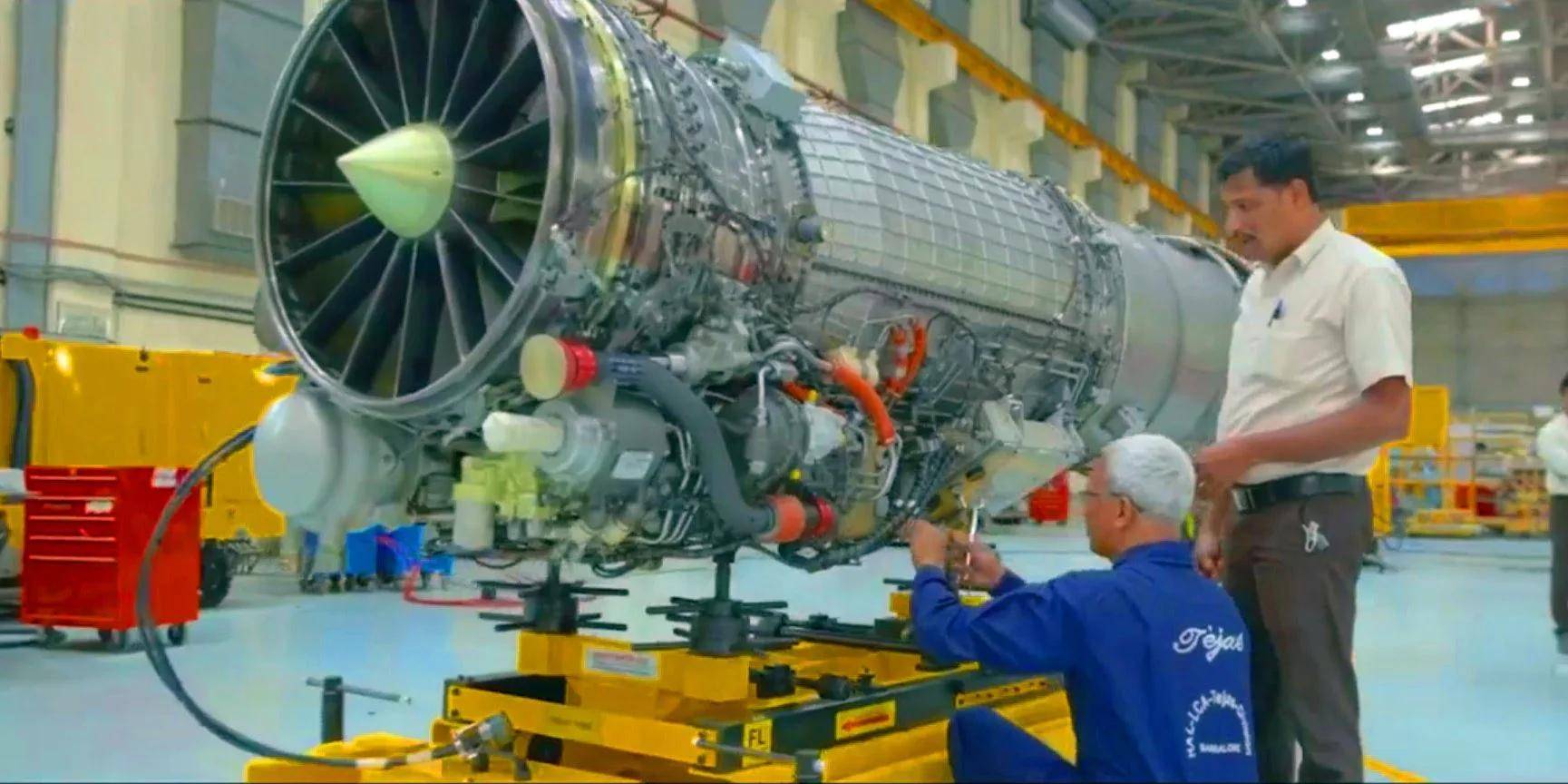 印度光辉坠机<strong></p>
<p>长虹股票</strong>，美印爆发吵架，破口大骂发动机后，美军献上加油机