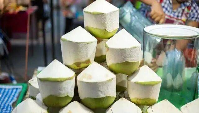 椰子水之外<strong></p>
<p>东北制药股票</strong>，大公司争夺40亿元生椰市场