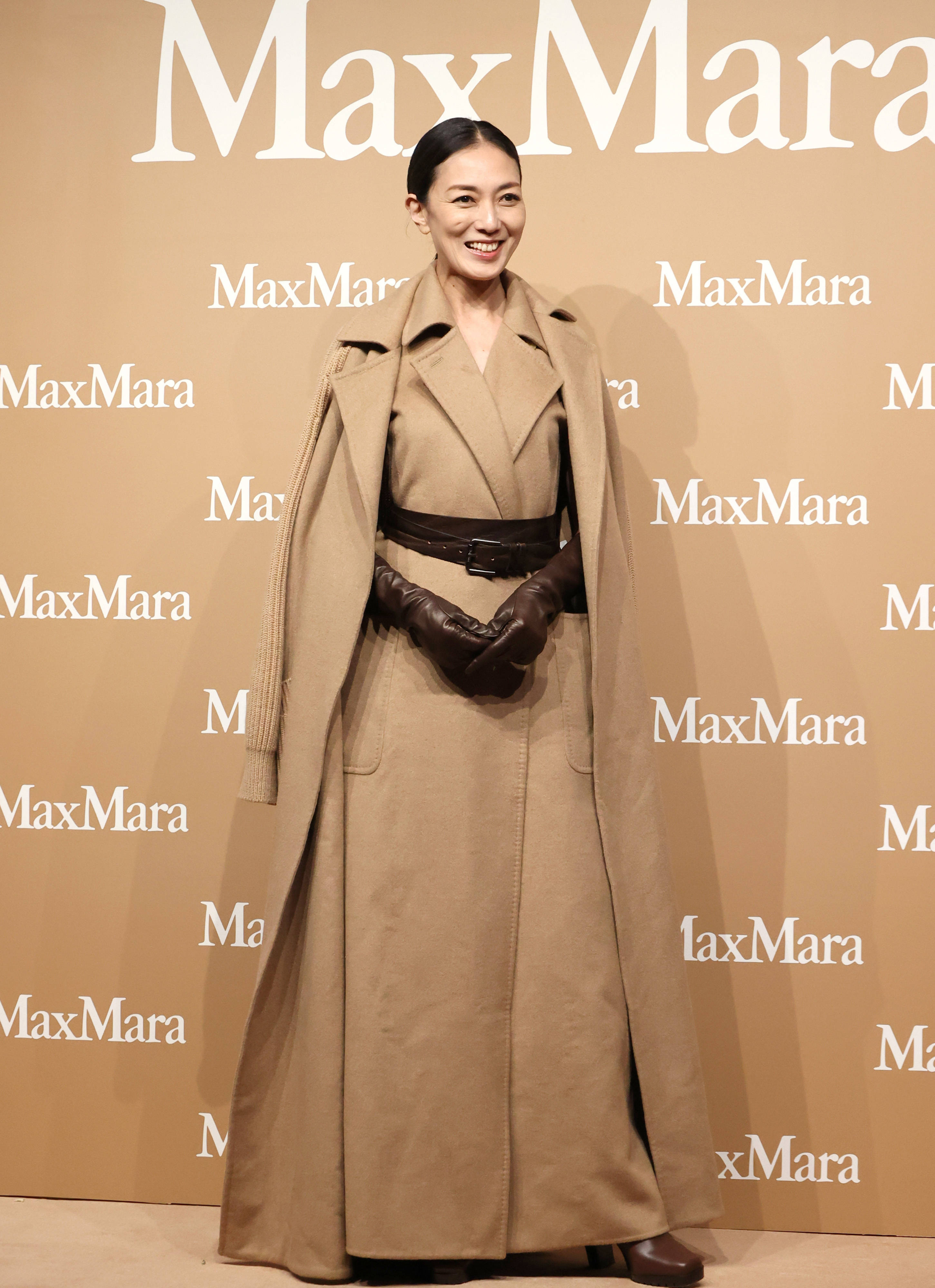 巩俐、梅姨、高圆圆...Power女性冬天少不了一件驼色大衣<strong></p>
<p>东北制药股票</strong>！