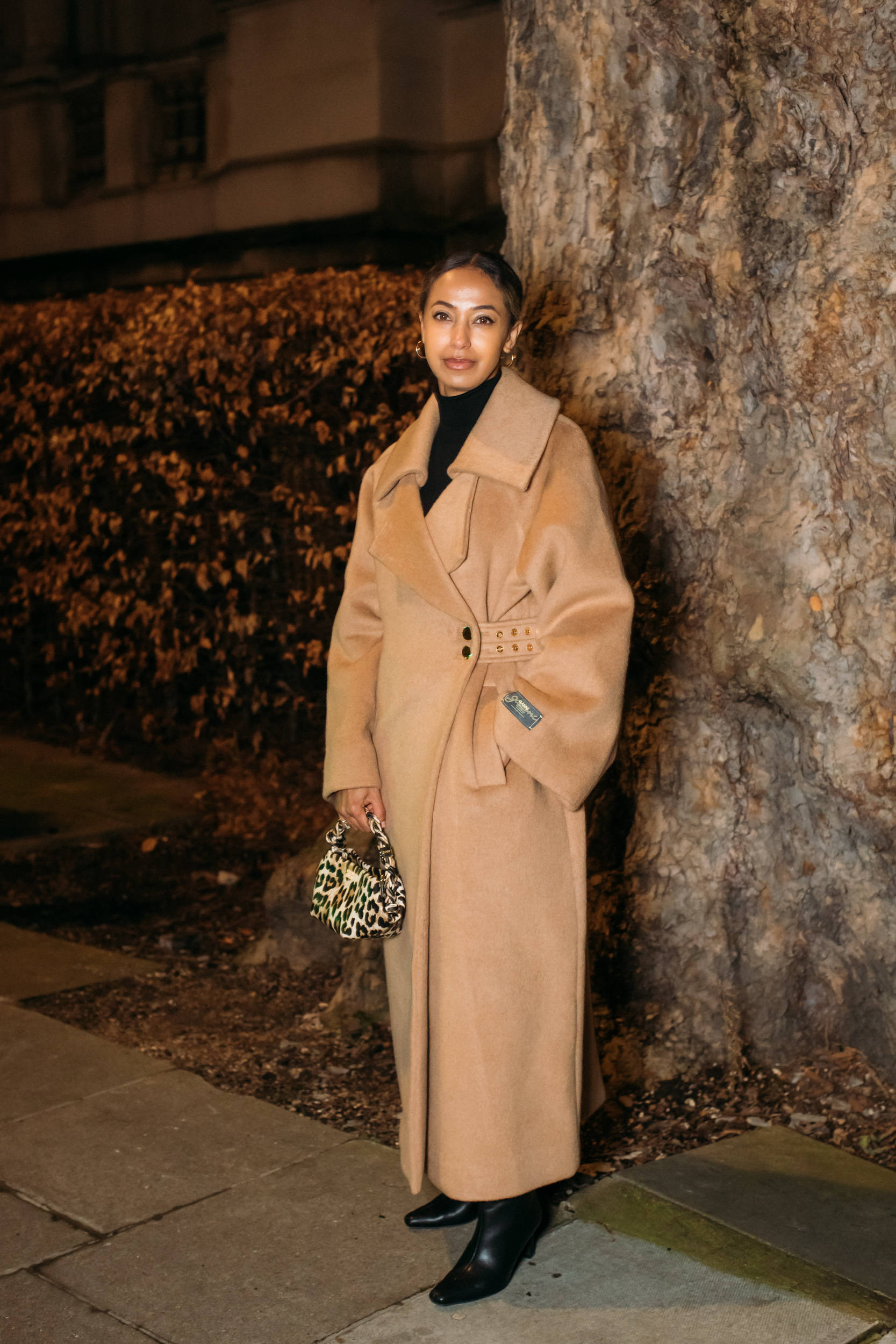 巩俐、梅姨、高圆圆...Power女性冬天少不了一件驼色大衣<strong></p>
<p>东北制药股票</strong>！