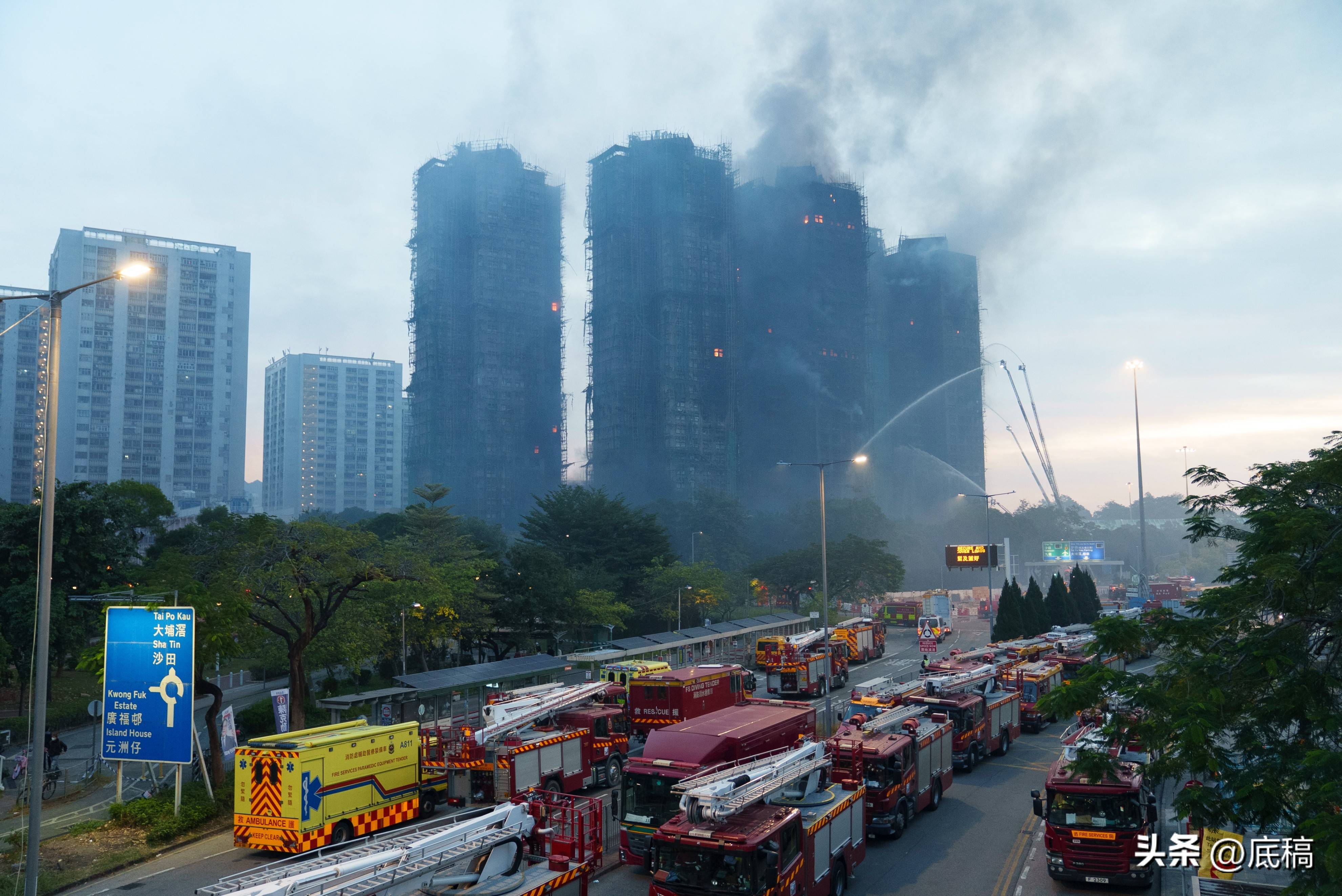 香港宏福苑大火中的一夜：“眼睁睁看着整栋楼被烧”<strong></p>
<p>顺丰股票</strong>，有住户称母亲仍失联