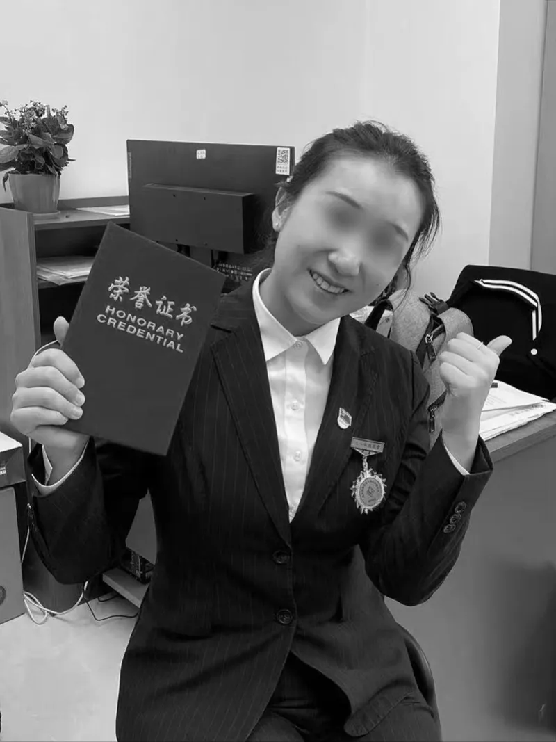 28岁女子被高空抛砖砸中离世<strong></p>
<p>中石化股票</strong>，凶手被判处死刑；家属起诉事发地物业等单位：凶手6天里多次高空抛物