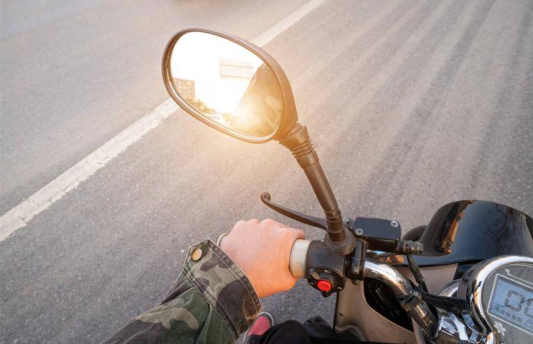 交付8万辆却蒸发5000亿市值<strong></p>
<p>广晟有色股票</strong>，雷军“抄底”小米能否对抗空头？