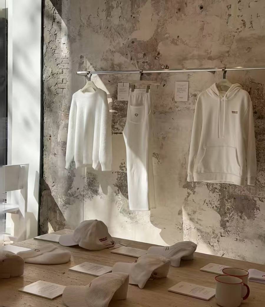 法国人在上海开店<strong></p>
<p>宇通客车股票</strong>，只卖白色衣服竟然火了丨上海滩上洋掌柜