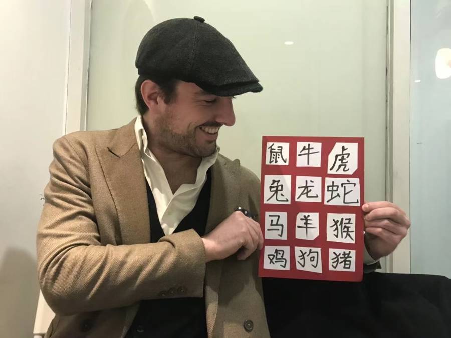 法国人在上海开店<strong></p>
<p>宇通客车股票</strong>，只卖白色衣服竟然火了丨上海滩上洋掌柜