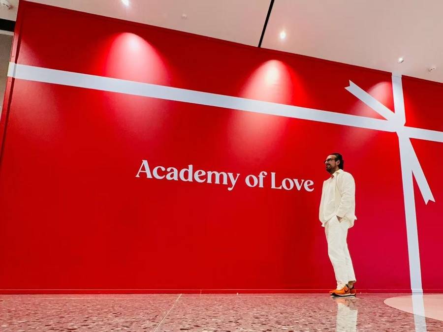 法国人在上海开店<strong></p>
<p>宇通客车股票</strong>，只卖白色衣服竟然火了丨上海滩上洋掌柜