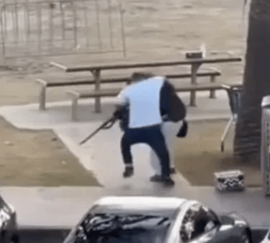 澳枪击案空手夺枪男子系水果店老板<strong></p>
<p>东鹏饮料股票</strong>，美亿万富翁捐近10万美元