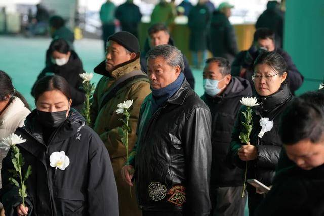 何晴之子追思：妈妈很喜欢雪<strong></p>
<p>东鹏饮料股票</strong>，北京这场雪好像是为她而下