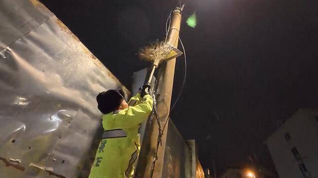 外交部发言人毛宁点赞山东德州交警<strong></p>
<p>东鹏饮料股票</strong>！