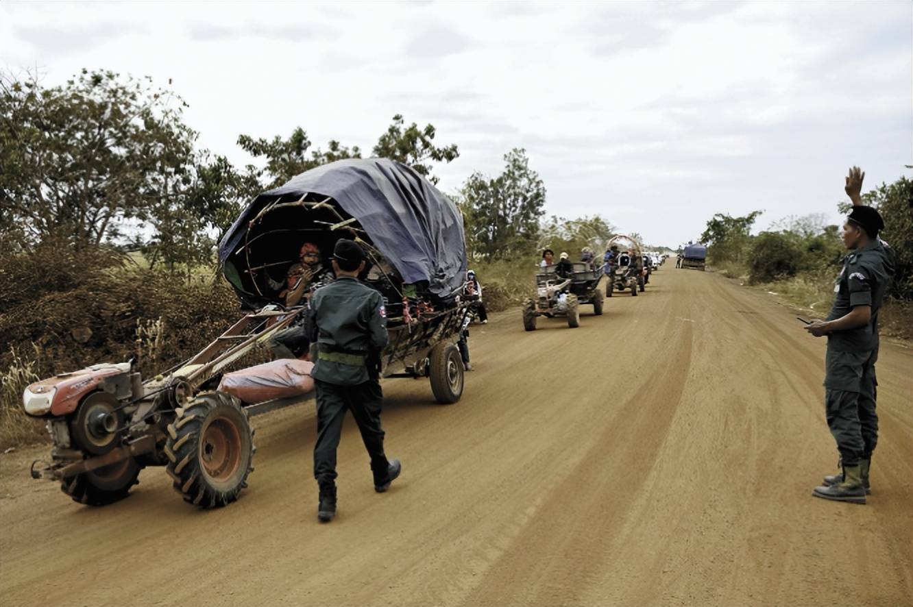 泰柬交火8天<strong></p>
<p>浦发银行股票</strong>，泰军重创柬埔寨，洪森父子开始求和，释放信息量大
