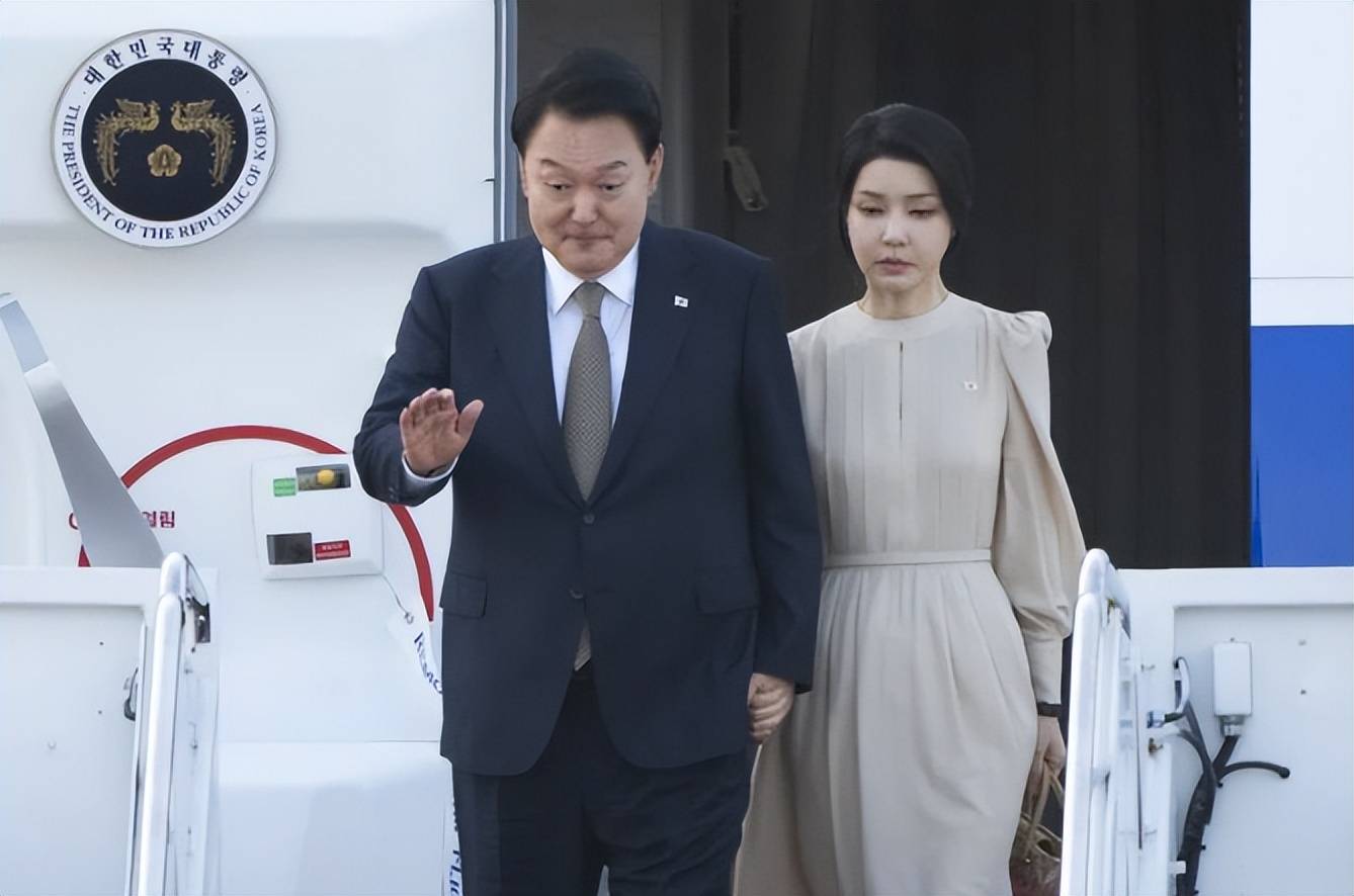 致命一击？金建希招出来的最新口供，成了压垮尹锡悦的最后一根稻草