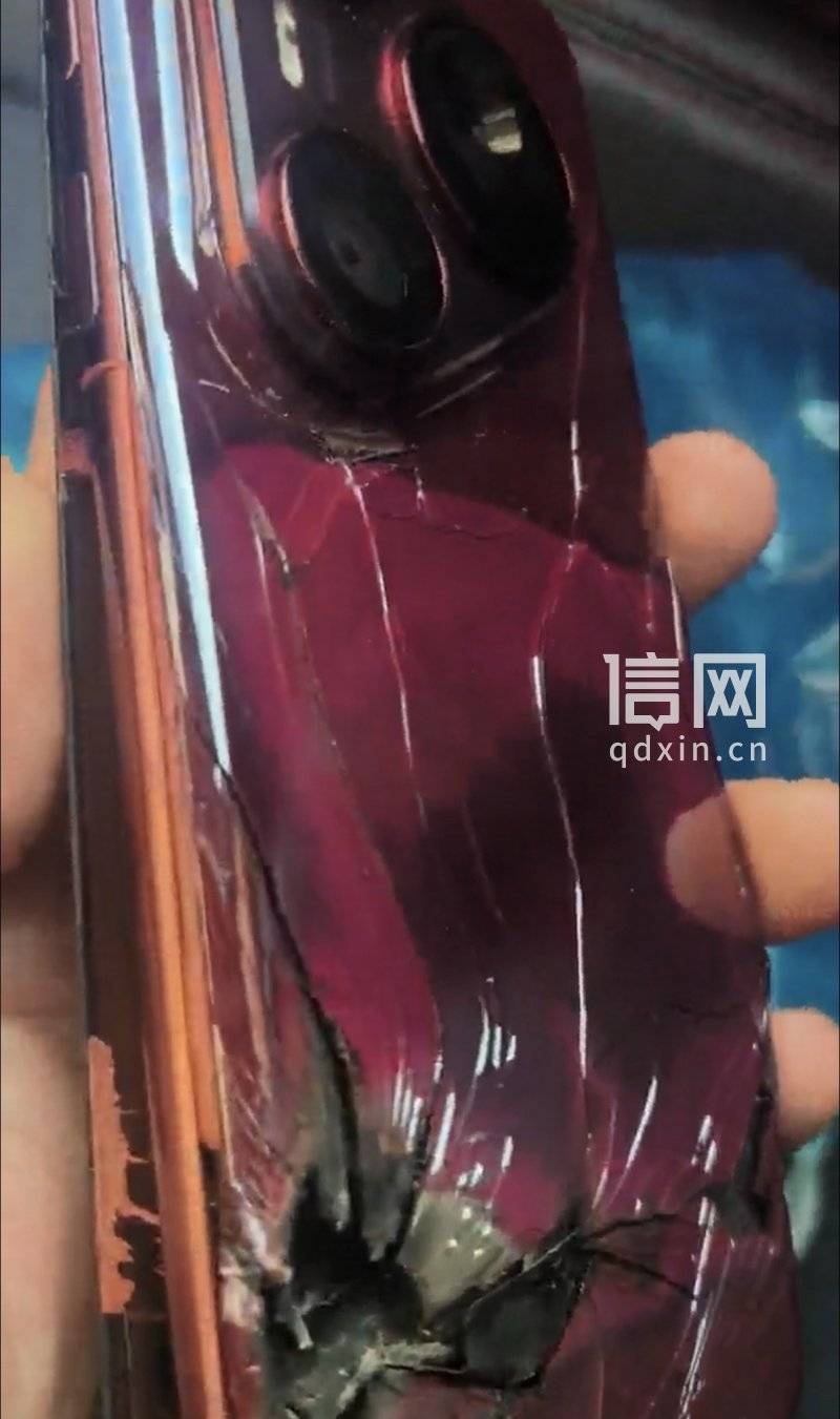 华为新手机充电时电池爆了 售后凭照片认定“外力所致”拒保 消费者：难道我买的是摔炮<strong></p>
<p>青岛啤酒股票</strong>？