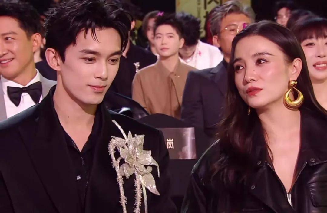 赵露思戴独一无二高珠<strong></p>
<p>金力永磁股票</strong>，周也女战神……明星们的“海口团建”造型也太美了