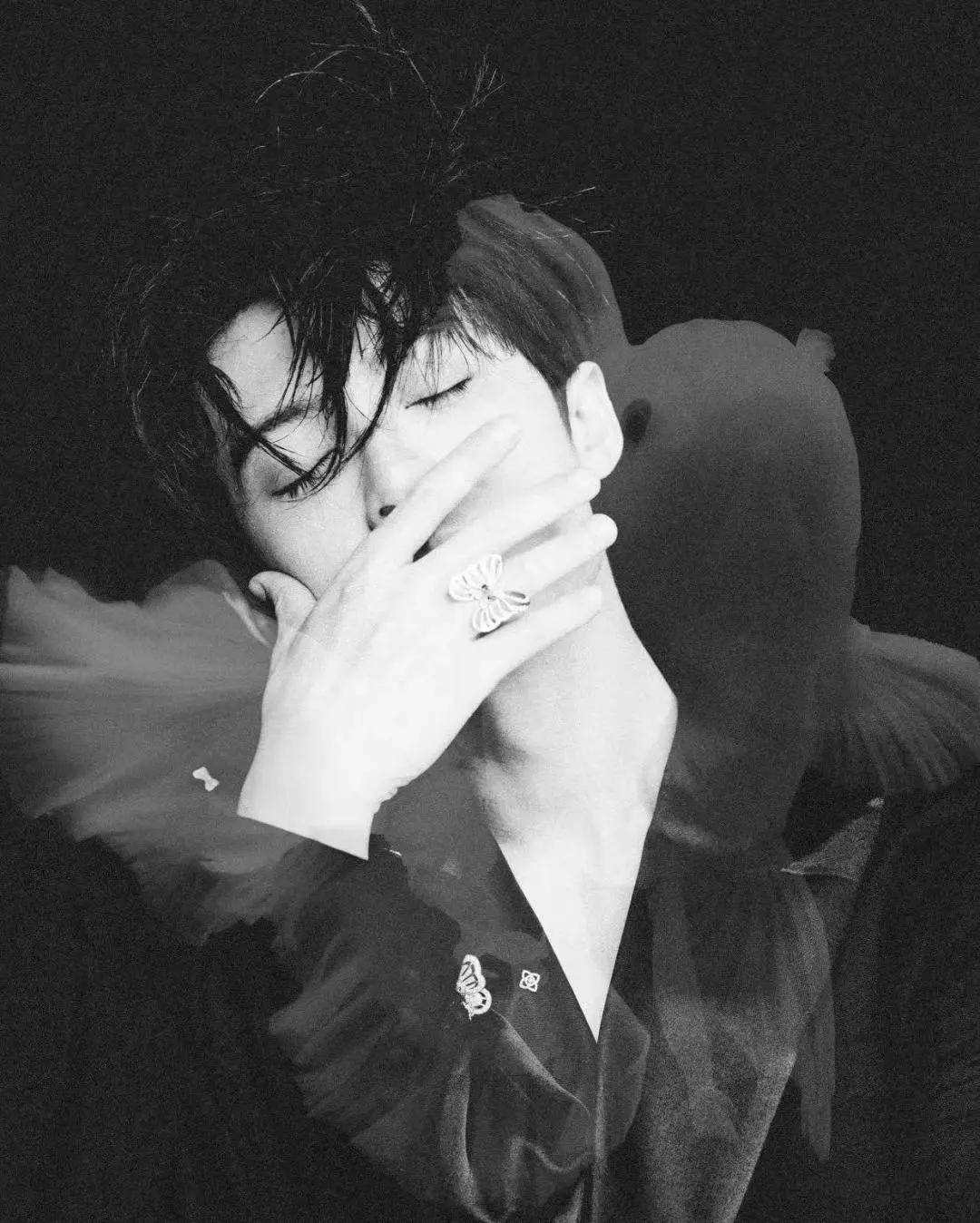 赵露思戴独一无二高珠<strong></p>
<p>金力永磁股票</strong>，周也女战神……明星们的“海口团建”造型也太美了