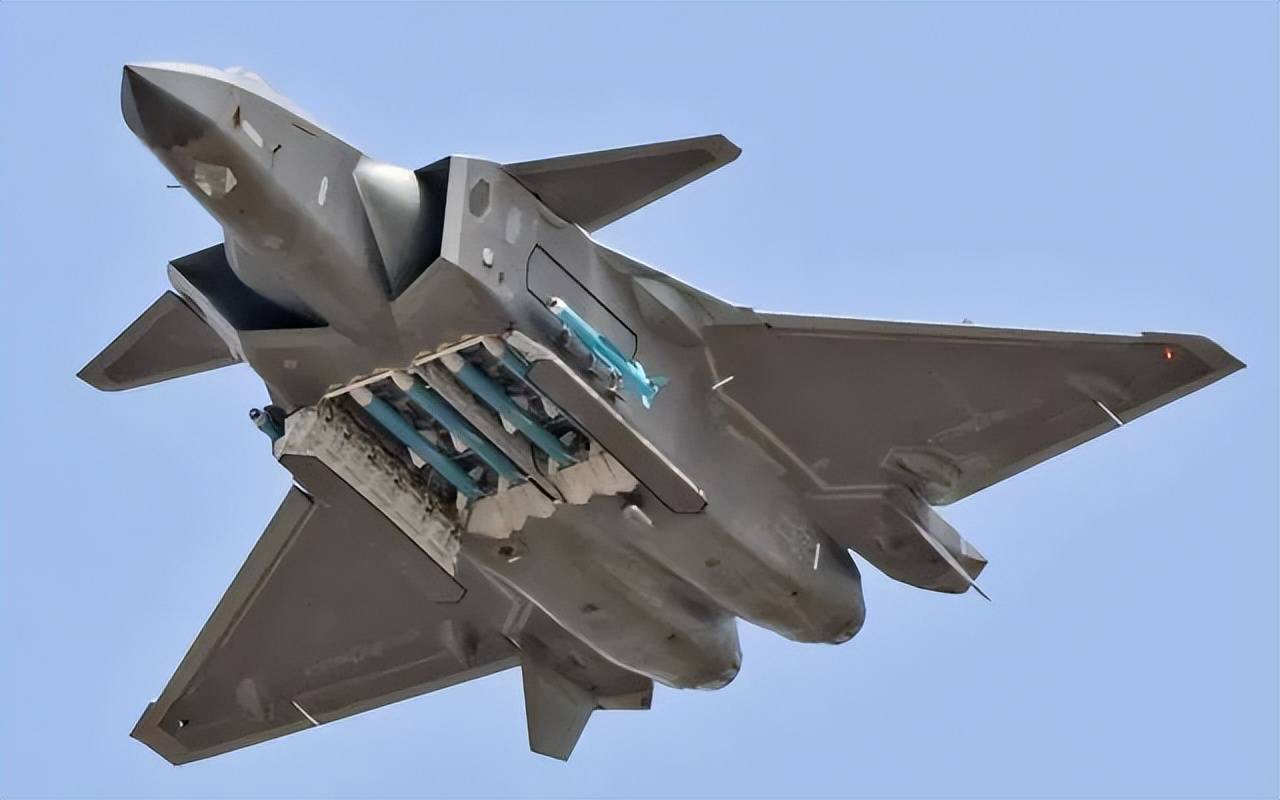 中航官宣：歼-20S具备对地、对海打击能力<strong></p>
<p>爱施德股票</strong>，可与无人机协同作战！