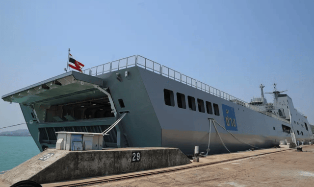 柬埔寨炸大坝阻泰军<strong></p>
<p>爱施德股票</strong>，绵延73公里洪泛区，重演“花园口惨剧”？