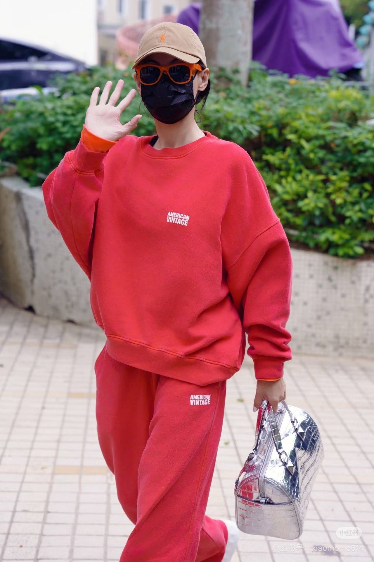 45岁张柏芝把自己穿成20岁少女<strong></p>
<p>爱施德股票</strong>，《一路繁花2》谁能不被她惊艳？