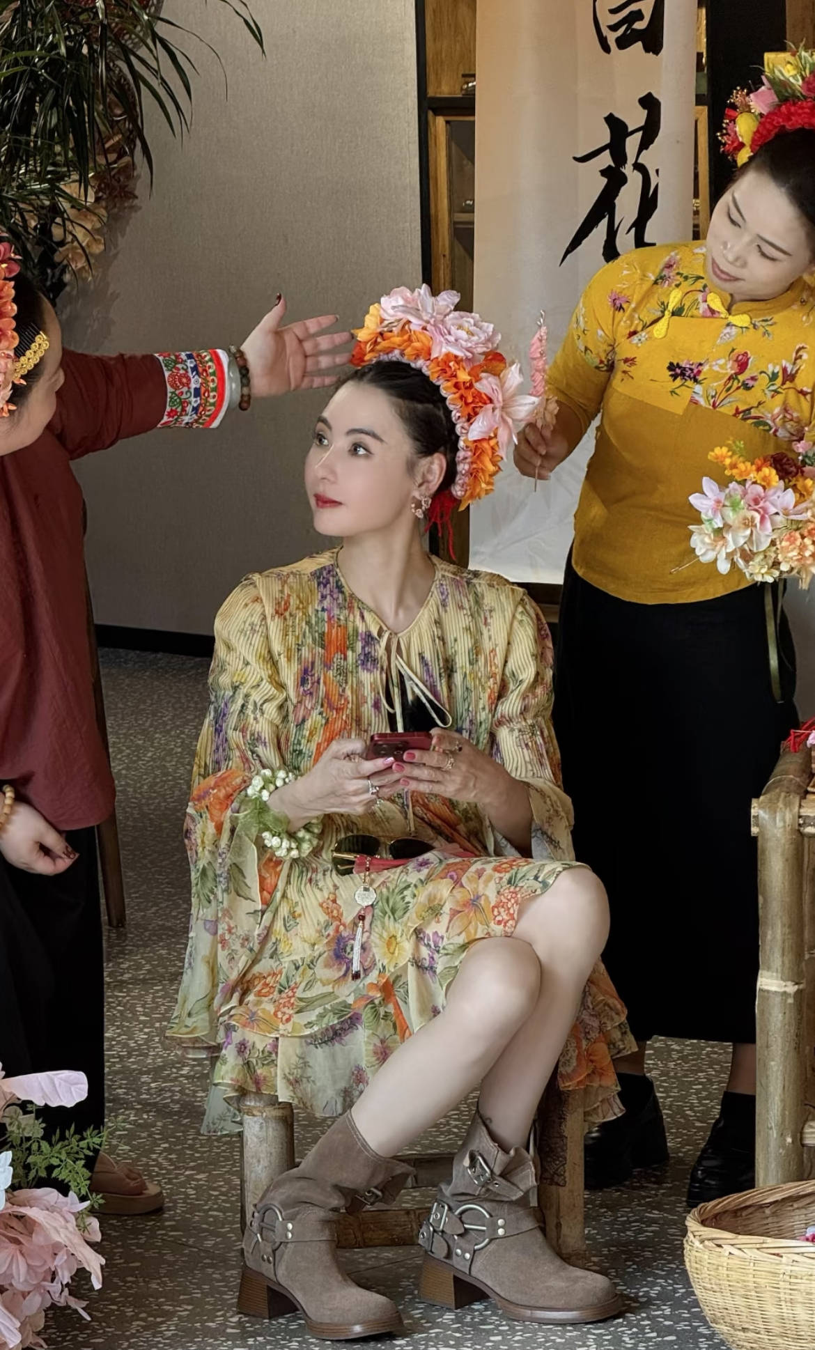 45岁张柏芝把自己穿成20岁少女<strong></p>
<p>爱施德股票</strong>，《一路繁花2》谁能不被她惊艳？