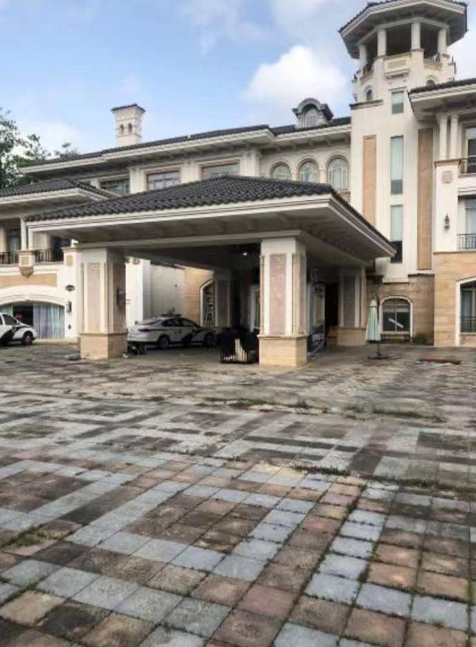 估值2亿元别墅6673万元起拍没人要<strong></p>
<p>中国人寿股票</strong>，该别墅系“中科创系”案件涉案资产