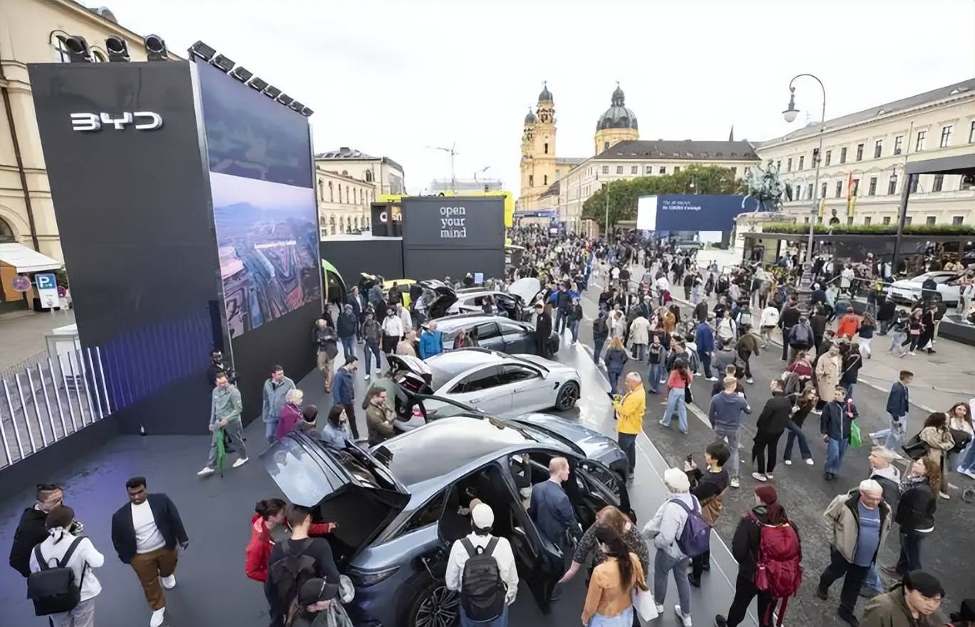 美媒很感慨：要不是中国还在反抗特朗普<strong></p>
<p>京沪高铁股票</strong>，几乎全世界都向他投降了